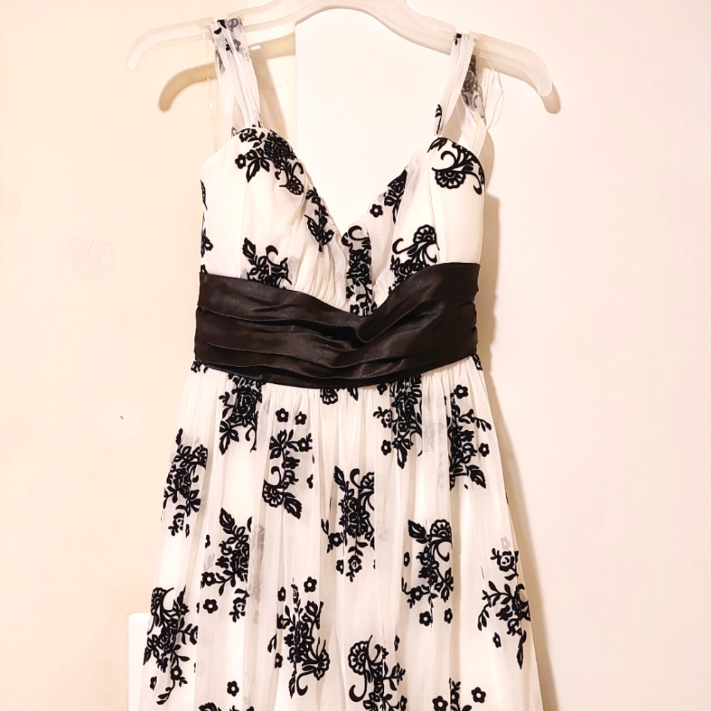 White knee length party/event dress